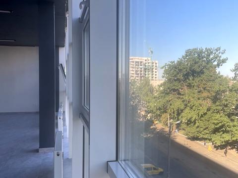 комерційна за адресою Грушевського, 26