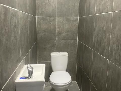 комерційна за адресою Грушевського, 26