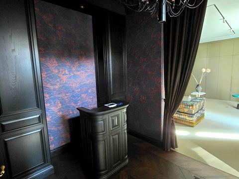 комерційна за адресою Новоселицька вул., 7