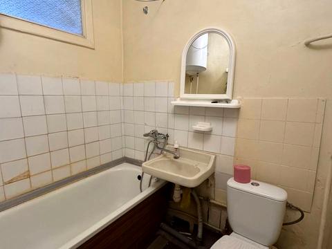 квартира за адресою Євгена Танцюри вул., 37/43