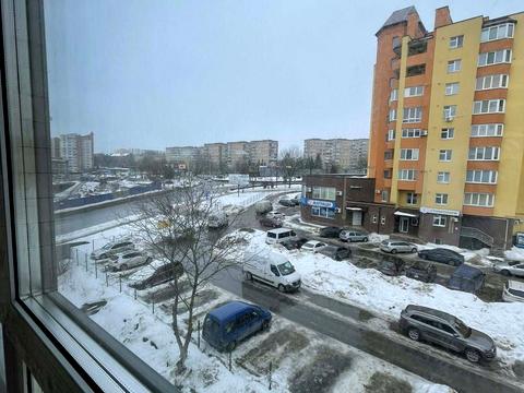 квартира за адресою Коновальця вул., (Будинок)