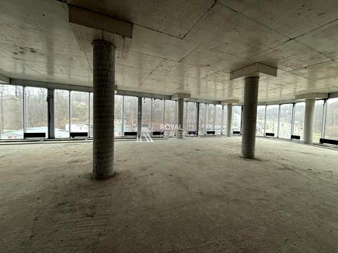 комерційна за адресою Київ, Докучаївська, 32