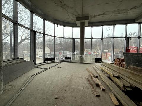 комерційна за адресою Київ, Докучаївська, 32