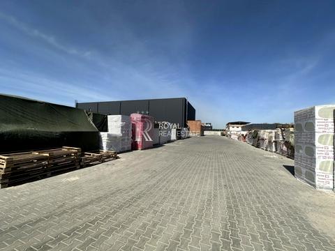 коммерческая по адресу В'ячеслава Чорновола, 18