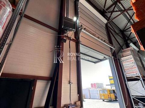 коммерческая по адресу В'ячеслава Чорновола, 18