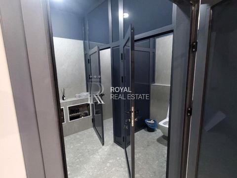 коммерческая по адресу В'ячеслава Чорновола, 18