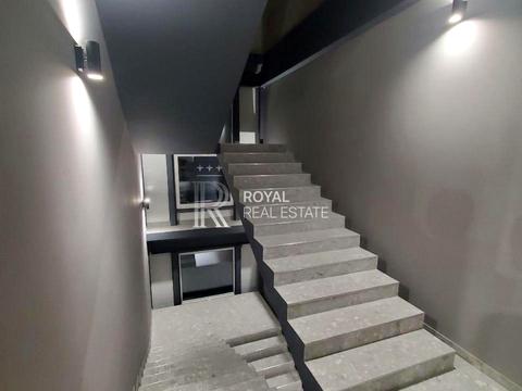 коммерческая по адресу В'ячеслава Чорновола, 18