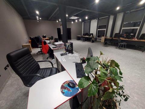 коммерческая по адресу В'ячеслава Чорновола, 18