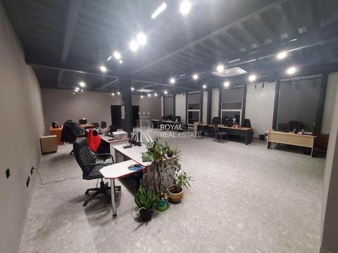 коммерческая по адресу В'ячеслава Чорновола, 18