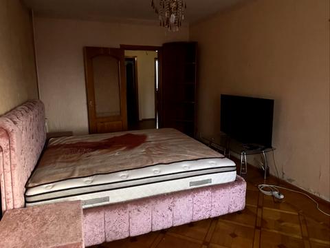 квартира за адресою Академіка Корольова вул., 64а