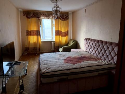 квартира за адресою Академіка Корольова вул., 64а