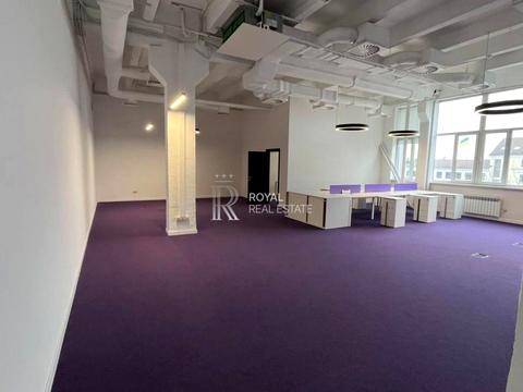 комерційна за адресою Новонаводницька вул. (Лаврська), 16