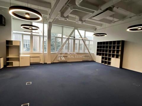 комерційна за адресою Новонаводницька вул. (Лаврська), 16