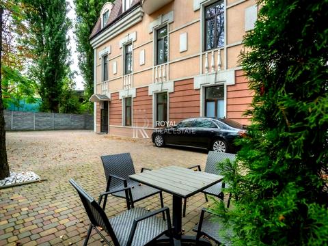 комерційна за адресою Київ, Жилянська вул., 97