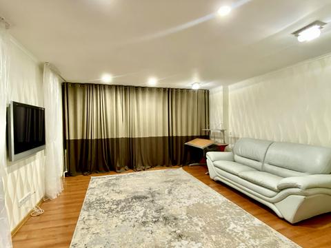 квартира за адресою Анни Ахматової вул., 5