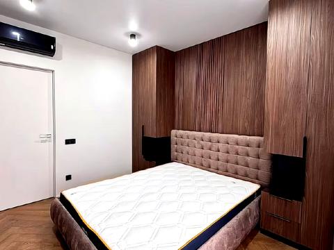 квартира за адресою Салютна вул., (Будинок 02301-02303)