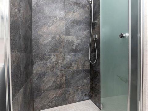 квартира за адресою Воскресенська вул., 18