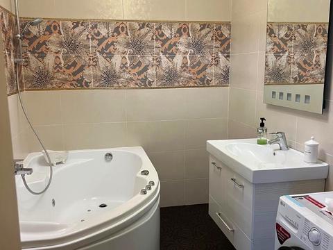 квартира по адресу Олександра Хіри ул., 1