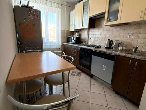 квартира за адресою Домбровського вул., 86