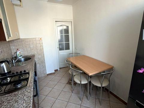 квартира за адресою Домбровського вул., 86