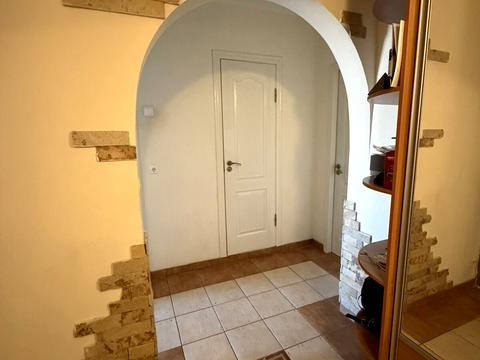 квартира за адресою Домбровського вул., 86