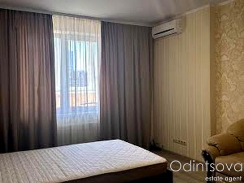 квартира за адресою Академіка Глушкова просп., 9-Д