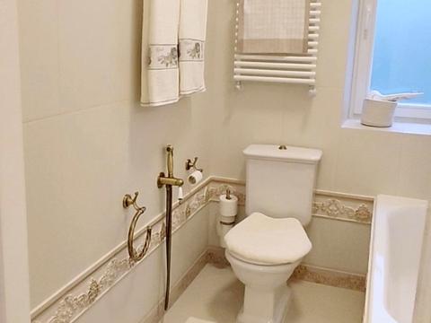 квартира по адресу Квитневая ул., 10