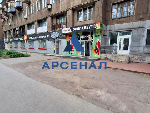комерційна за адресою Металургів просп., 5