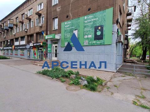 комерційна за адресою Металургів просп., 5