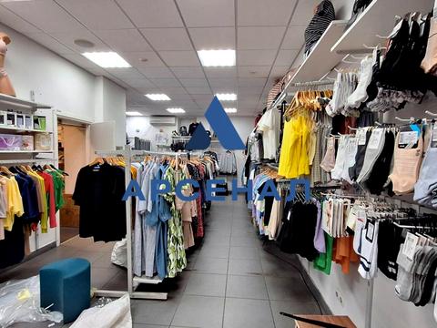 комерційна за адресою Металургів просп., 5