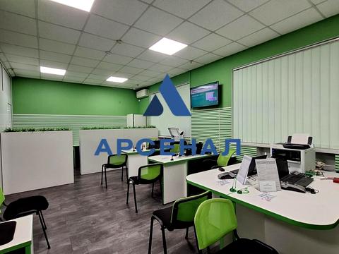 комерційна за адресою Металургів просп., 5