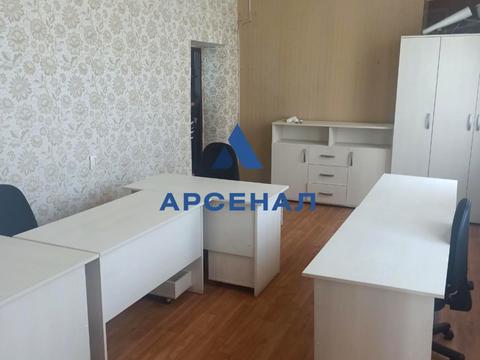 комерційна за адресою Металургів просп., 12