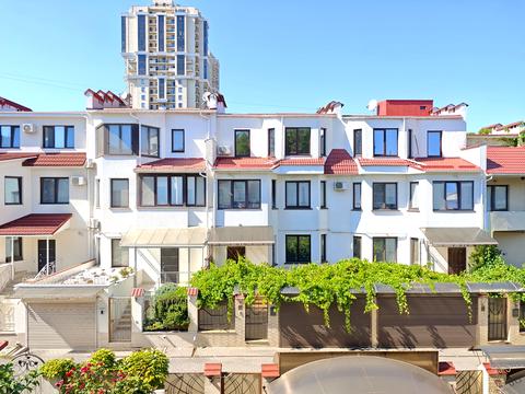 будинок за адресою Педагогічна вул., 25/2