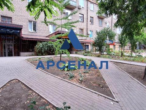 комерційна за адресою Незалежної України вул. (40 років Радянської України), 49