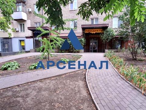 комерційна за адресою Незалежної України вул. (40 років Радянської України), 49