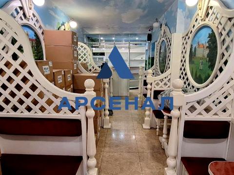 комерційна за адресою Незалежної України вул. (40 років Радянської України), 49