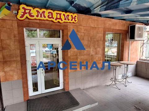 комерційна за адресою Незалежної України вул. (40 років Радянської України), 49