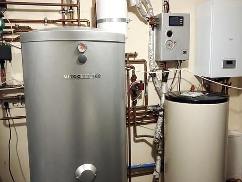 будинок за адресою Центральна вул.