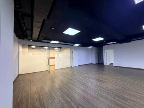 комерційна за адресою Павла Нірінберга вул. (Баумана), 10