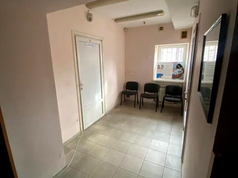 комерційна за адресою Дмитра Яворницького просп. (Карла Маркса), 123-А