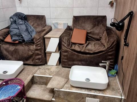 комерційна за адресою Байрона просп., 1-А