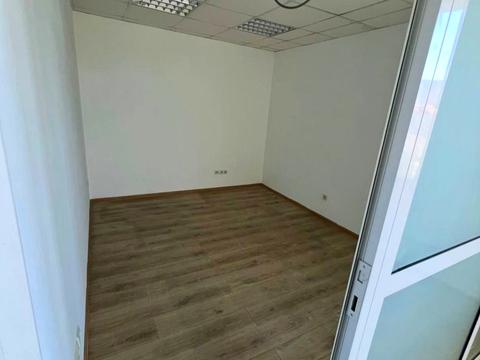 комерційна за адресою Дмитра Яворницького просп. (Карла Маркса), 40