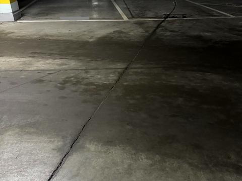 паркомісце за адресою Андрія Верхогляда вул. (Михайла Драгомирова), 9