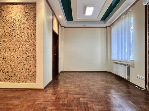 комерційна за адресою Андрея Шептицького вул., 5