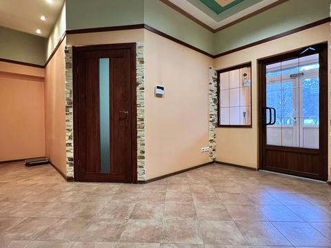 комерційна за адресою Андрея Шептицького вул., 5