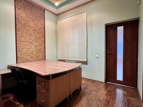 комерційна за адресою Андрея Шептицького вул., 5