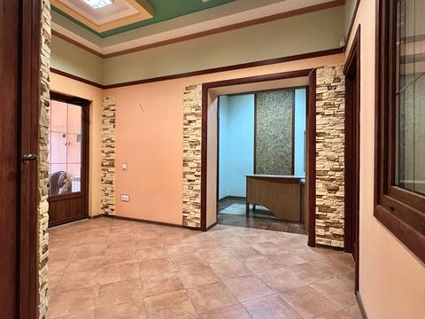 комерційна за адресою Андрея Шептицького вул., 5