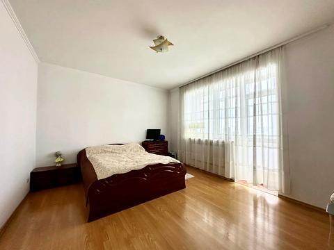 квартира за адресою Залізнична вул., 2