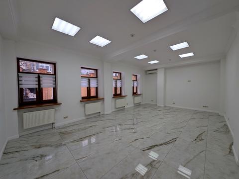 комерційна за адресою Жилянська вул., 72-А