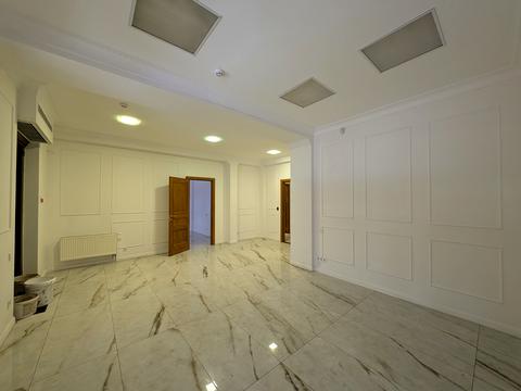 комерційна за адресою Жилянська вул., 72-А